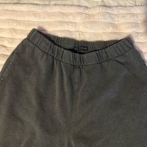 Brand: brandy Melville
Size: one size fits all, runs small